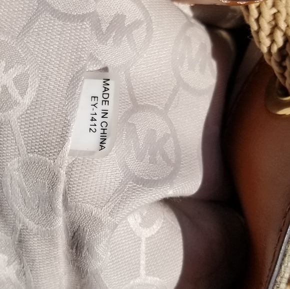 Michael Kors Large Marina Metallic Bag - Picture 8 of 13